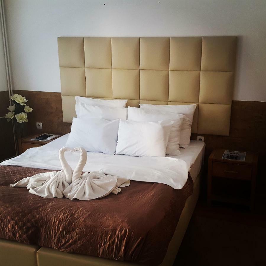 Villa Jelena - Sobe Kragujevac Ngoại thất bức ảnh