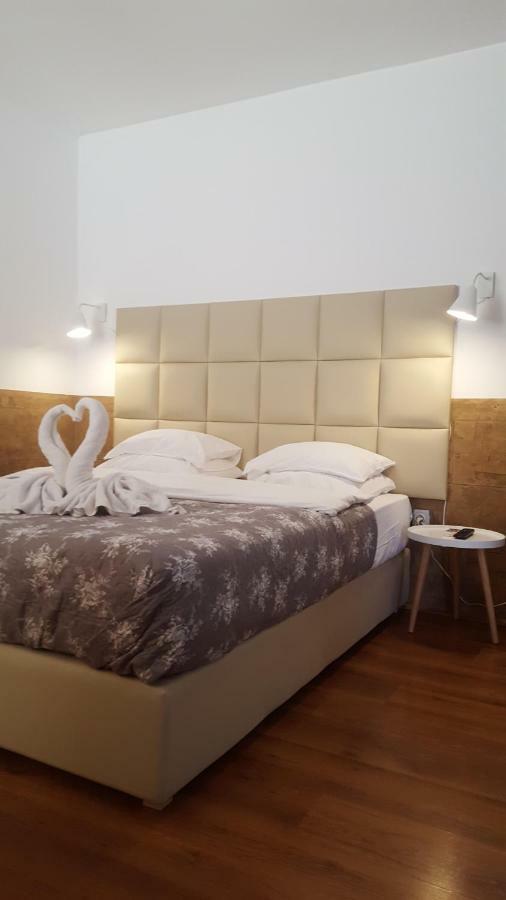 Villa Jelena - Sobe Kragujevac Ngoại thất bức ảnh
